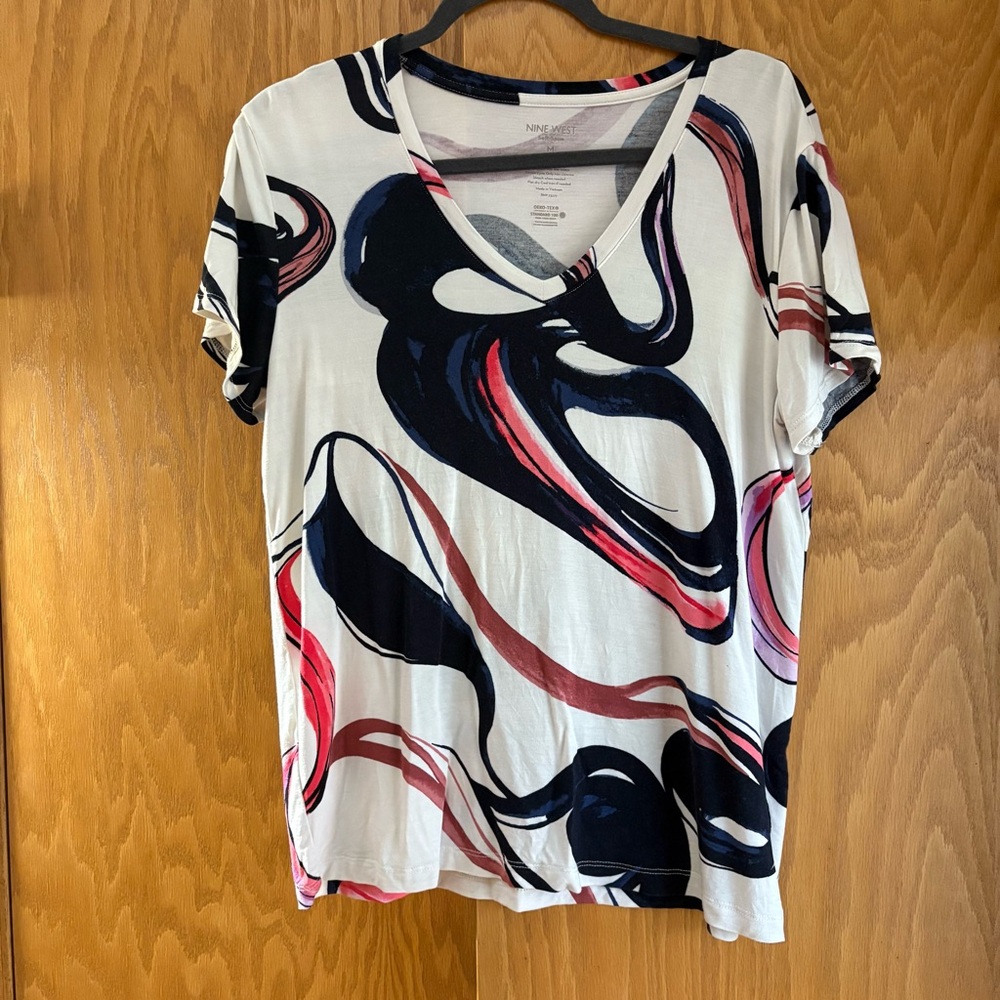 Nine West Multicolor Abstract V-Neck Tee Size Medium